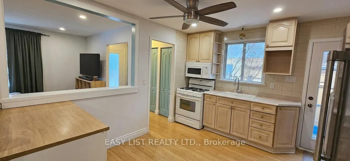 Photo 11 of 1320 Odessa Crescent, Oakville, College Park — HOMEH