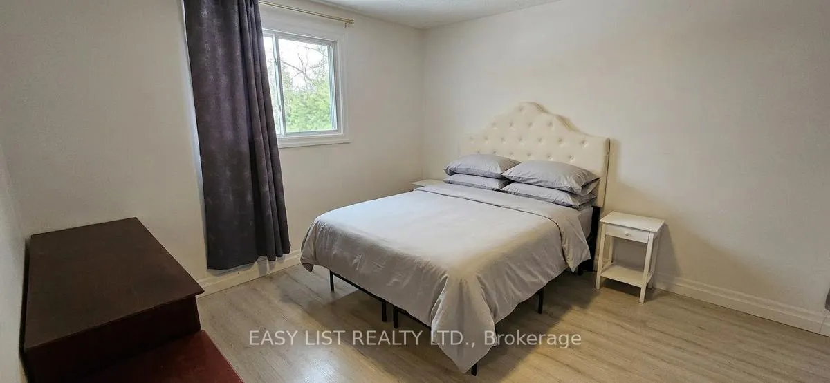 Photo 13 of 1320 Odessa Crescent, Oakville, College Park — HOMEH