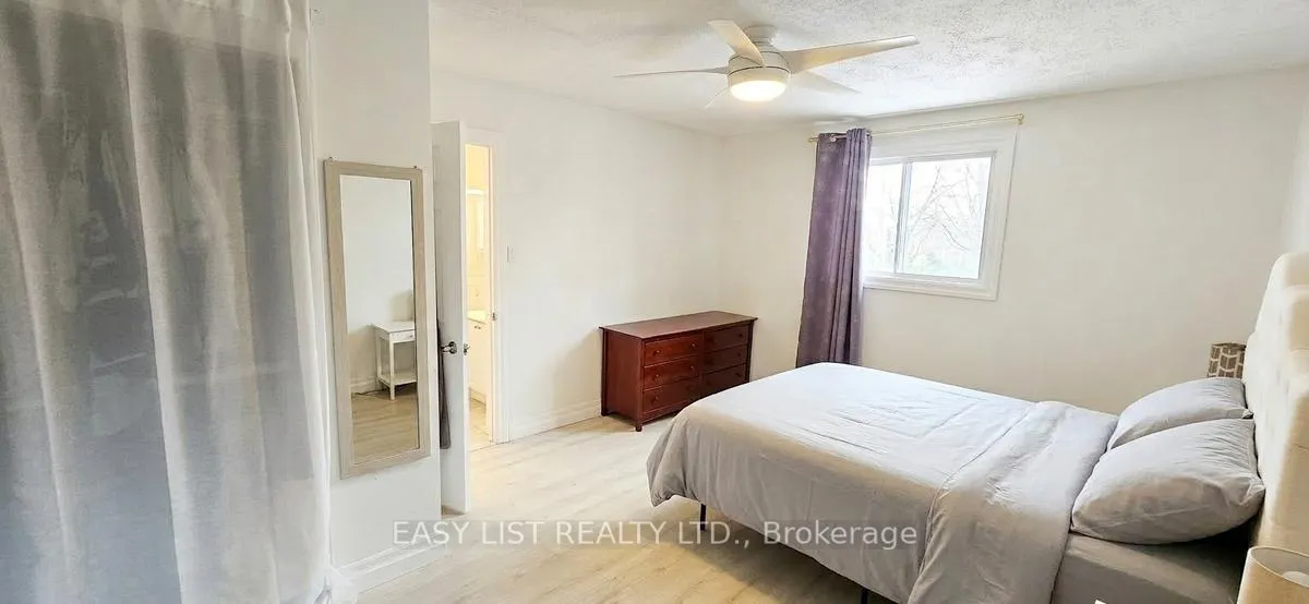 Photo 14 of 1320 Odessa Crescent, Oakville, College Park — HOMEH