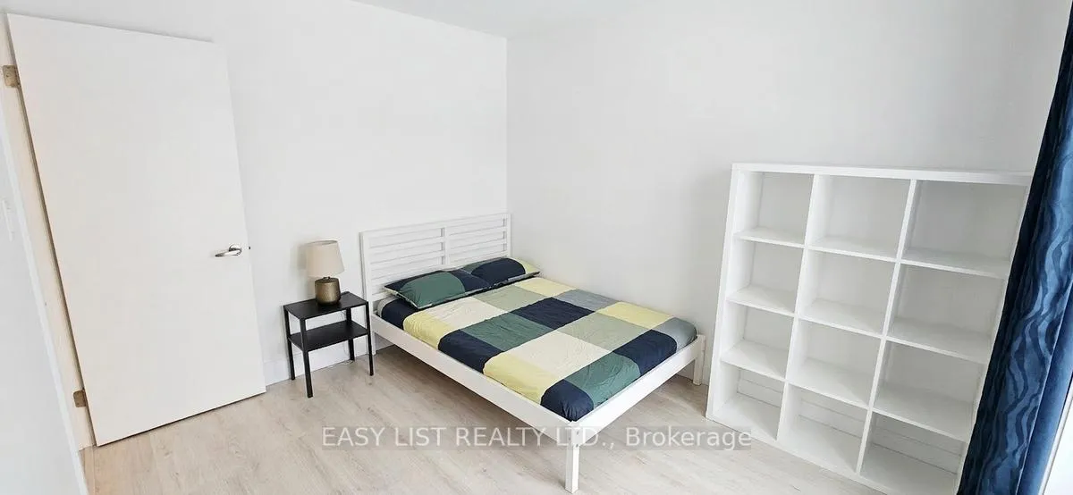 Photo 16 of 1320 Odessa Crescent, Oakville, College Park — HOMEH