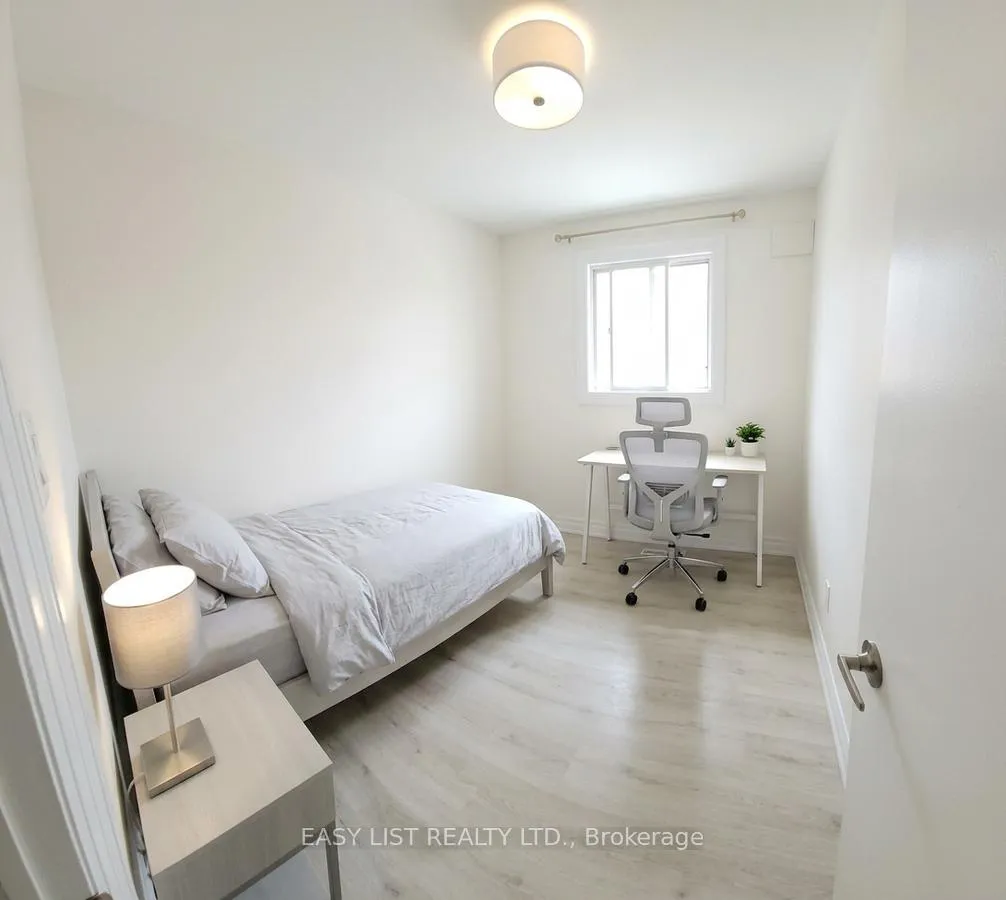 Photo 20 of 1320 Odessa Crescent, Oakville, College Park — HOMEH