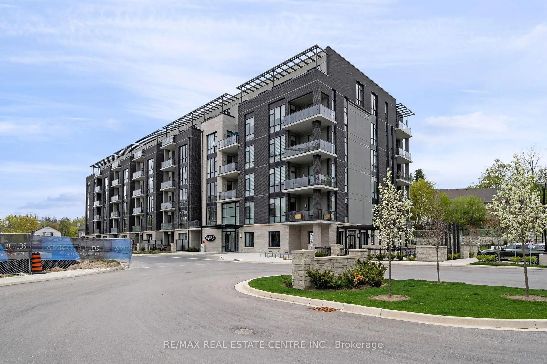 Front of Unit 513, 42 Mill Street