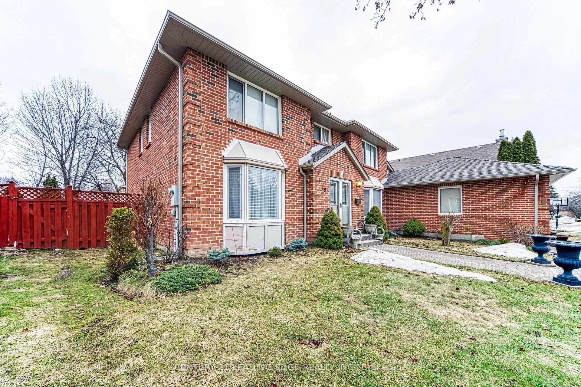Photo 2 of 49 Kerrigan Crescent, Markham, Unionville — HOMEH