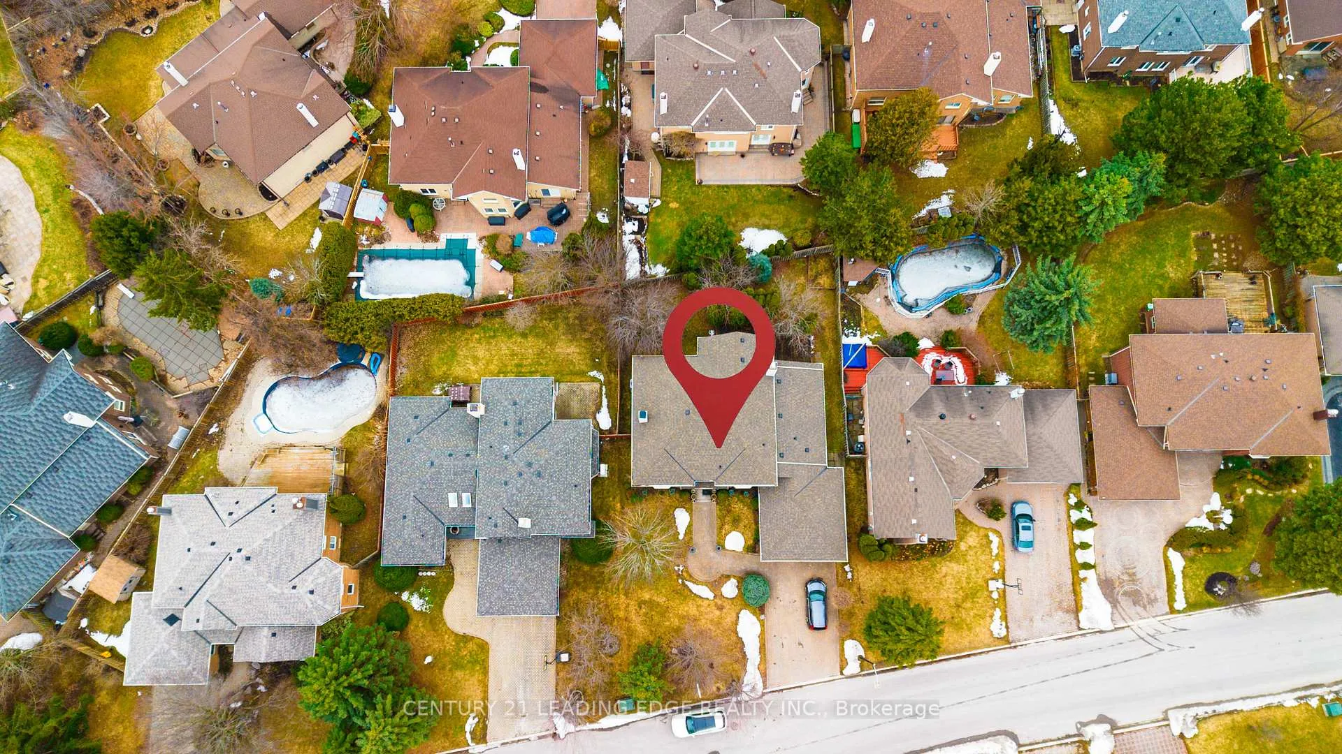 Photo 3 of 49 Kerrigan Crescent, Markham, Unionville — HOMEH