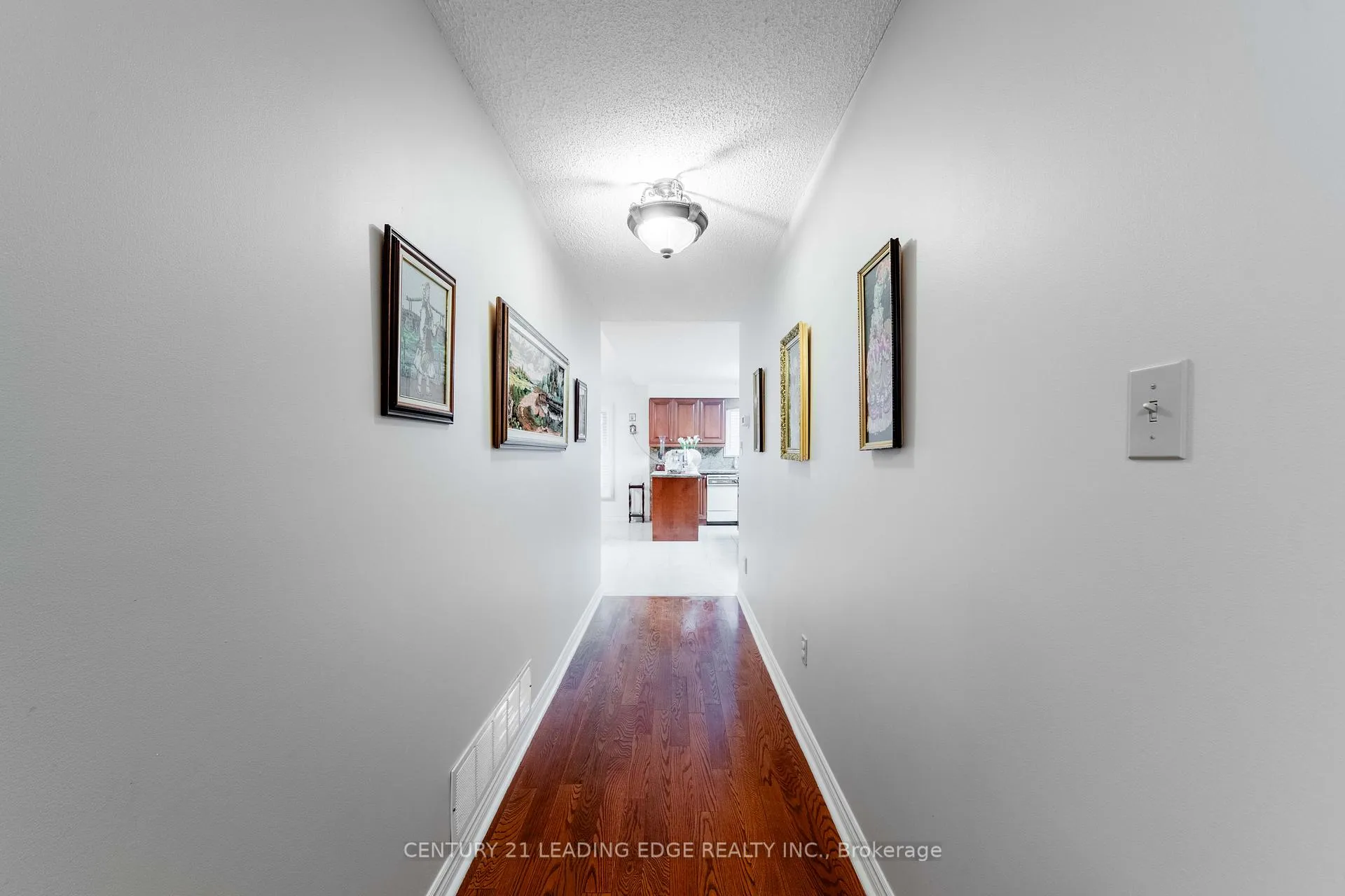Photo 10 of 49 Kerrigan Crescent, Markham, Unionville — HOMEH
