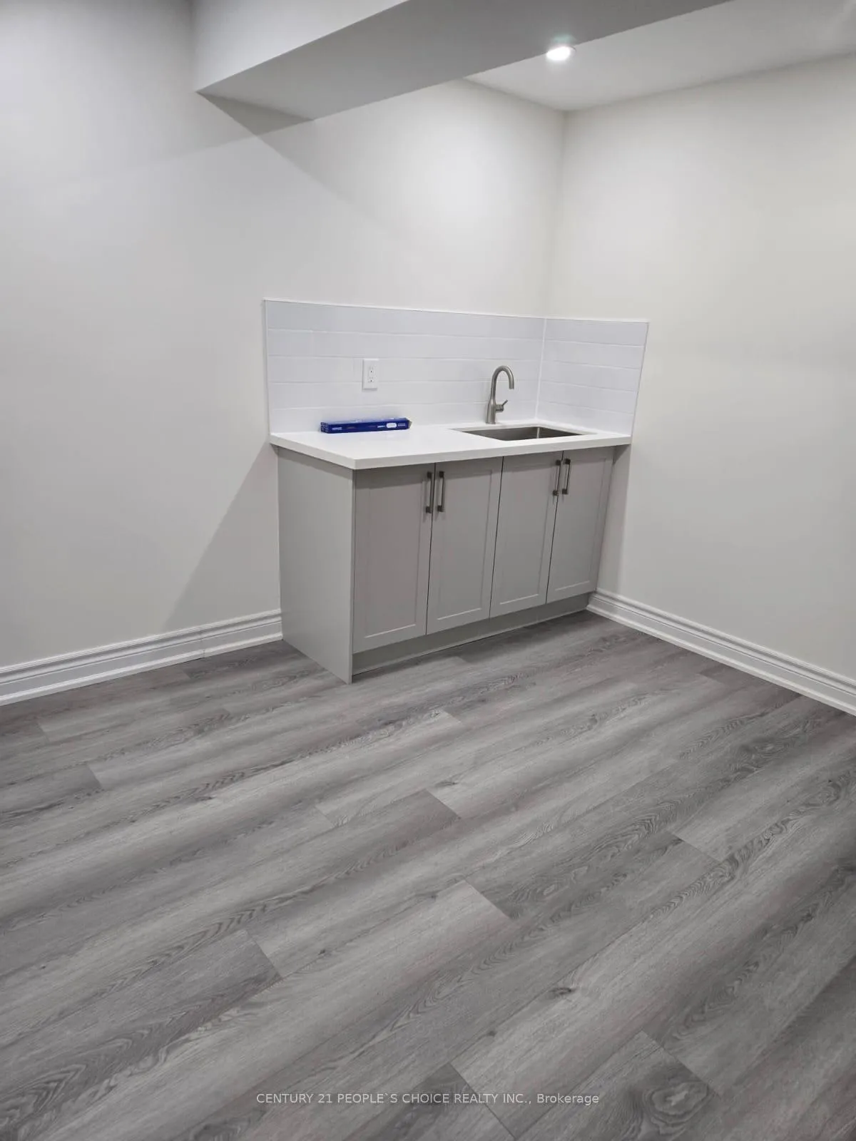 Photo 12 of 1305 Brandon Terrace, Milton, Dempsey — HOMEH