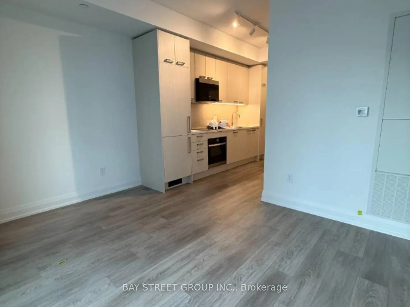 Photo 3 of Unit 2501, 20 Soudan Avenue, Toronto, Mount Pleasant West — HOMEH