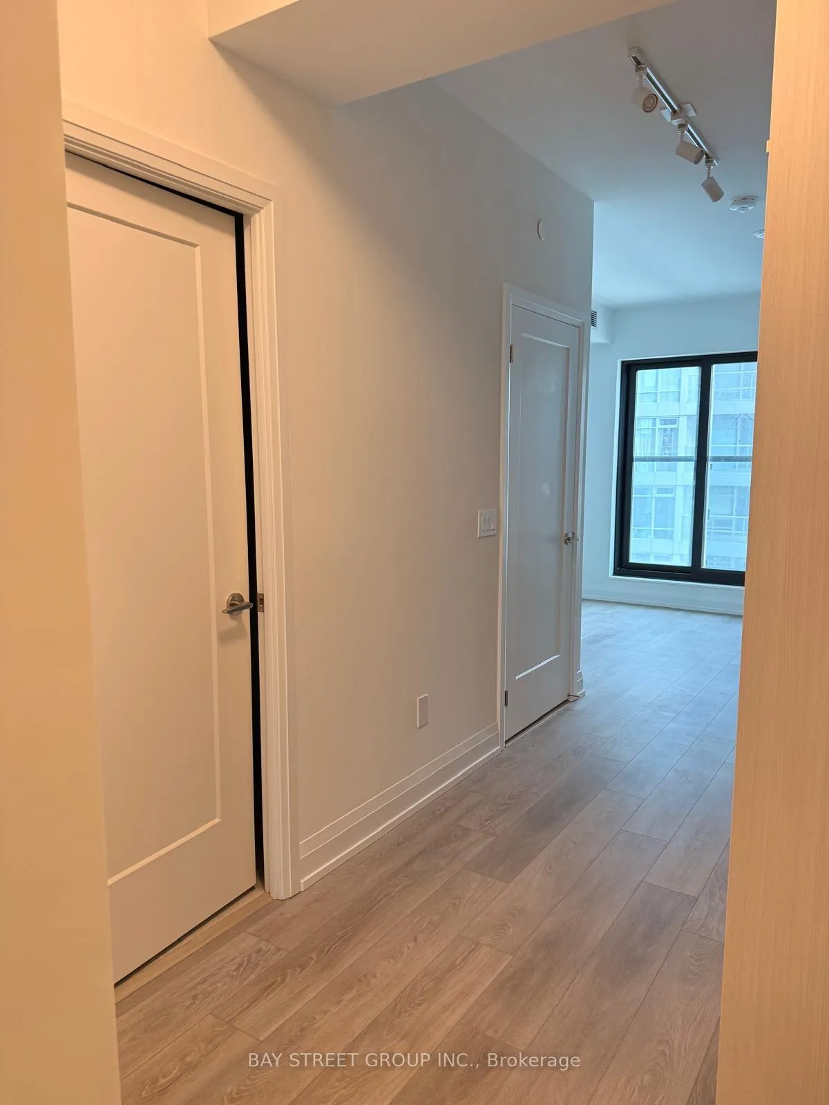 Photo 6 of Unit 2501, 20 Soudan Avenue, Toronto, Mount Pleasant West — HOMEH