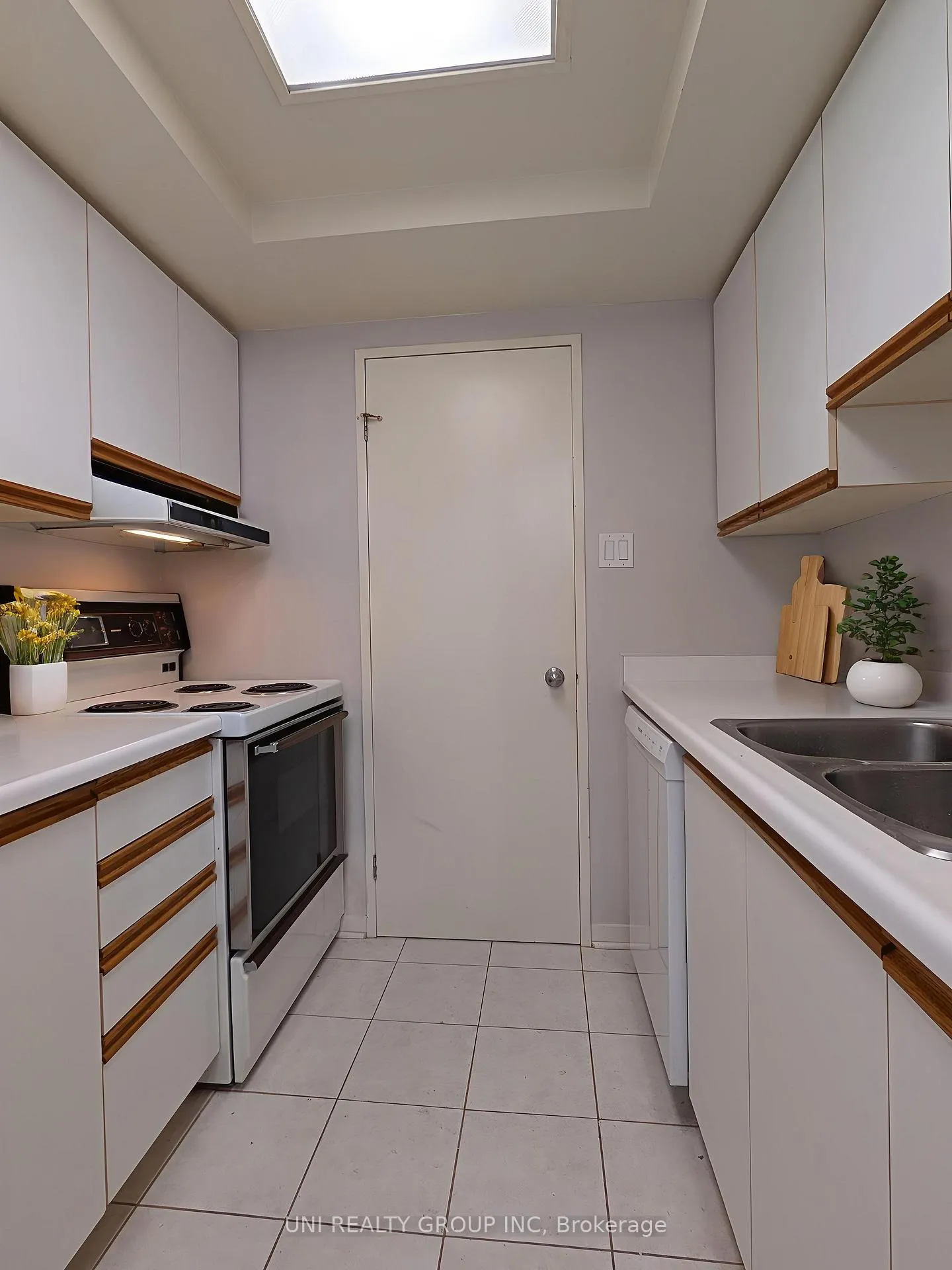 Photo 13 of Unit 510, 45 Holland Avenue, Ottawa, Ottawa West — HOMEH