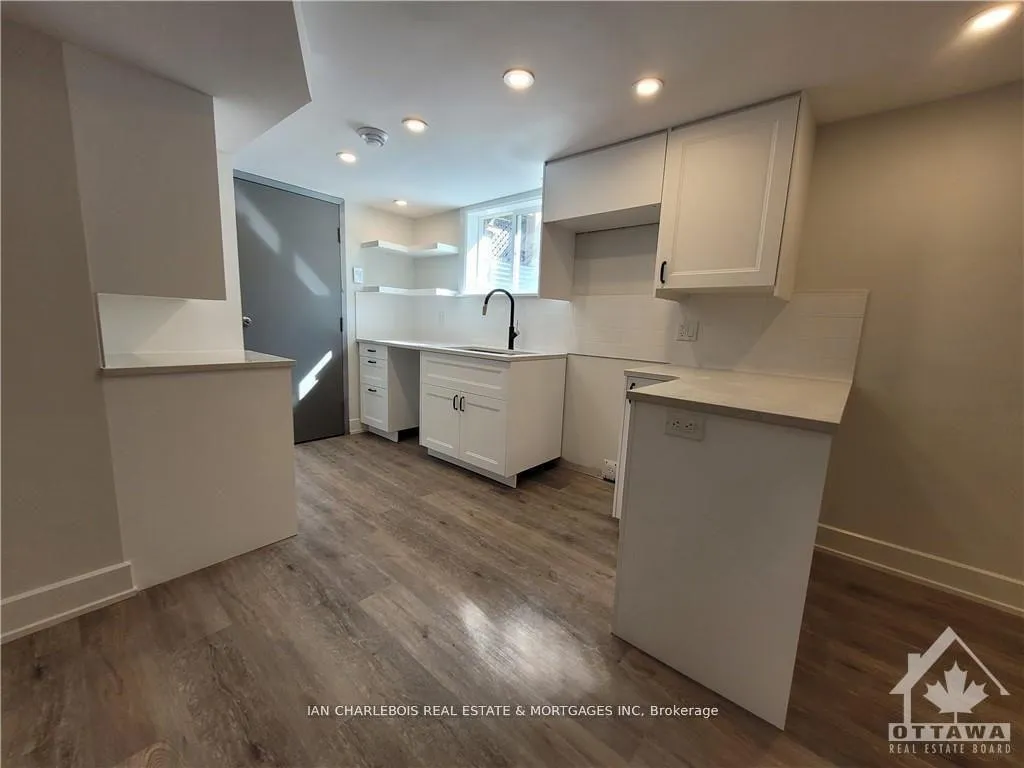 Photo 7 of Unit B, 814 Smyth Road, Ottawa, Elmvale Acres — HOMEH