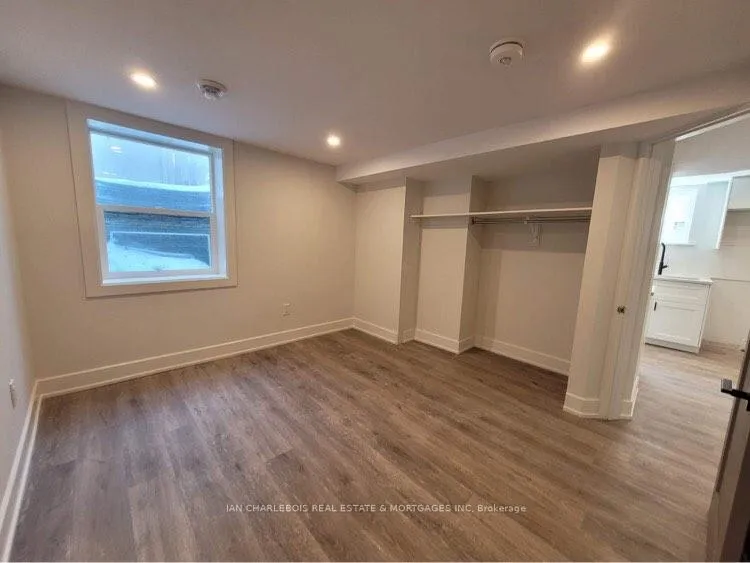 Photo 12 of Unit B, 814 Smyth Road, Ottawa, Elmvale Acres — HOMEH