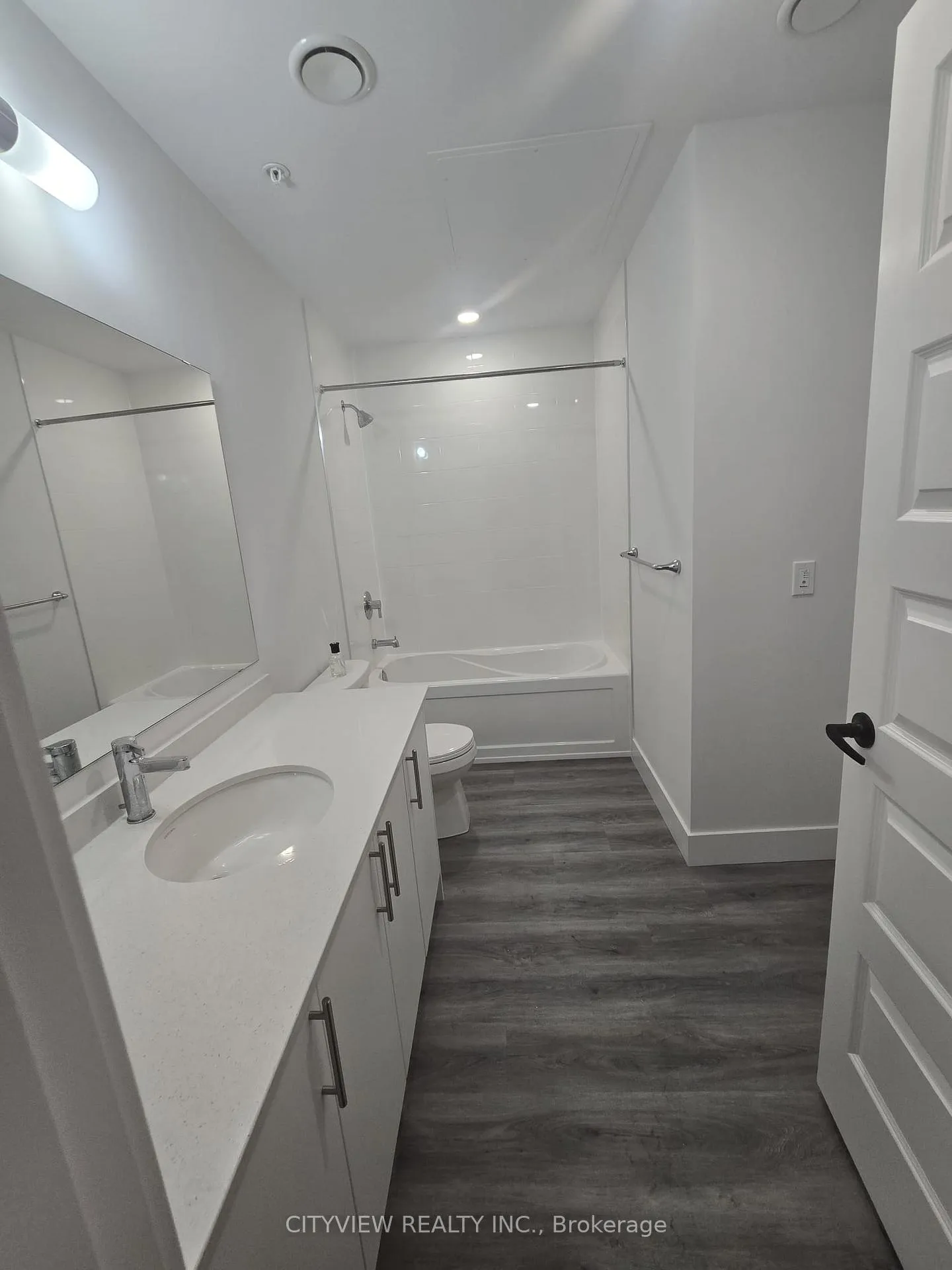Photo 10 of Unit 609, 1000 Lackner Pl, Kitchener — HOMEH