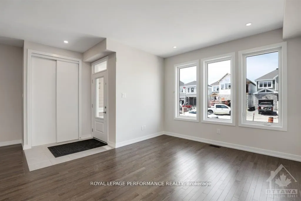 Photo 6 of 522 Oldenburg Avenue, Ottawa, Btwn Franktown Rd. & Fallowfield Rd. — HOMEH