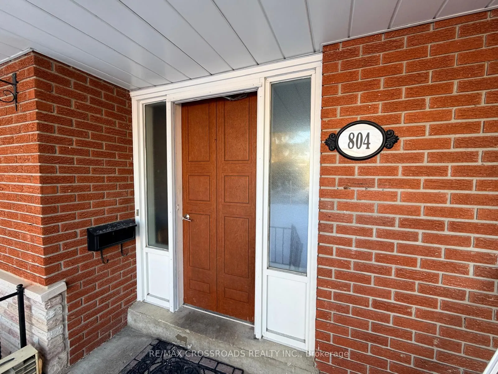 Photo 2 of 804 Fairview Avenue, Pickering, Bay Ridges — HOMEH
