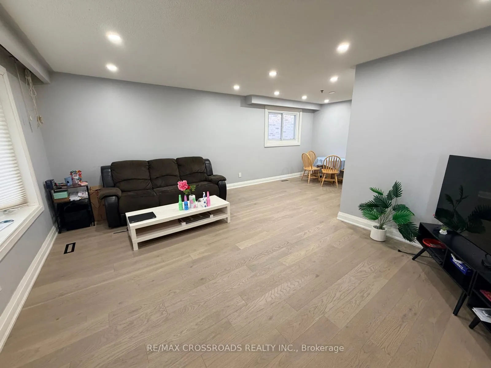 Photo 3 of 804 Fairview Avenue, Pickering, Bay Ridges — HOMEH