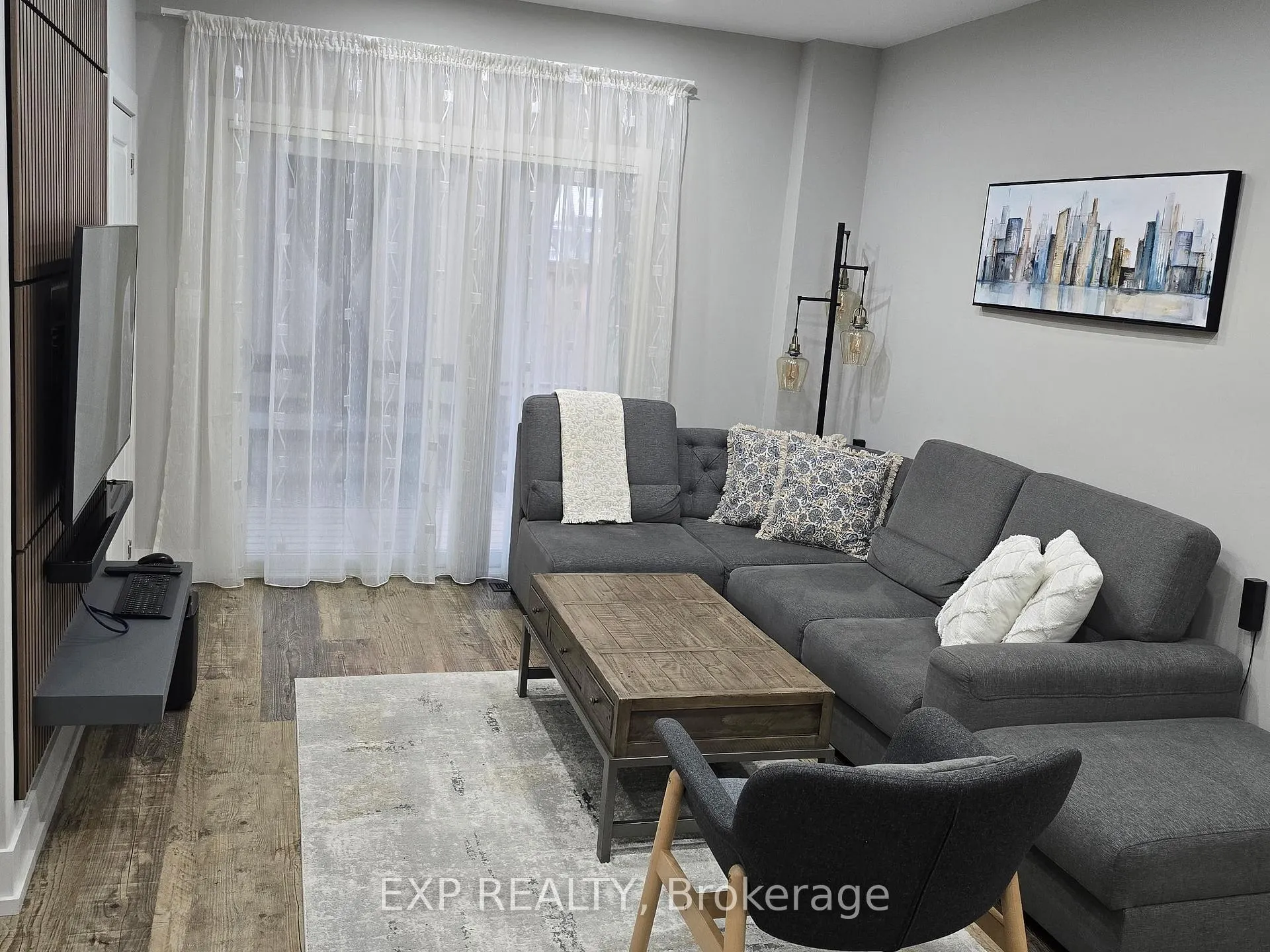 Photo 3 of 4355 Simcoe Street, Niagara Falls, Downtown — HOMEH