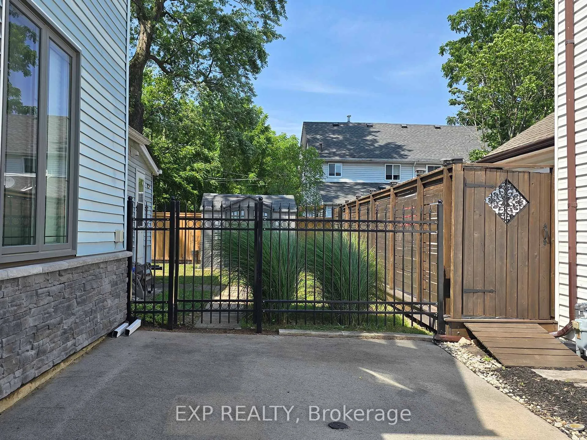 Photo 20 of 4355 Simcoe Street, Niagara Falls, Downtown — HOMEH