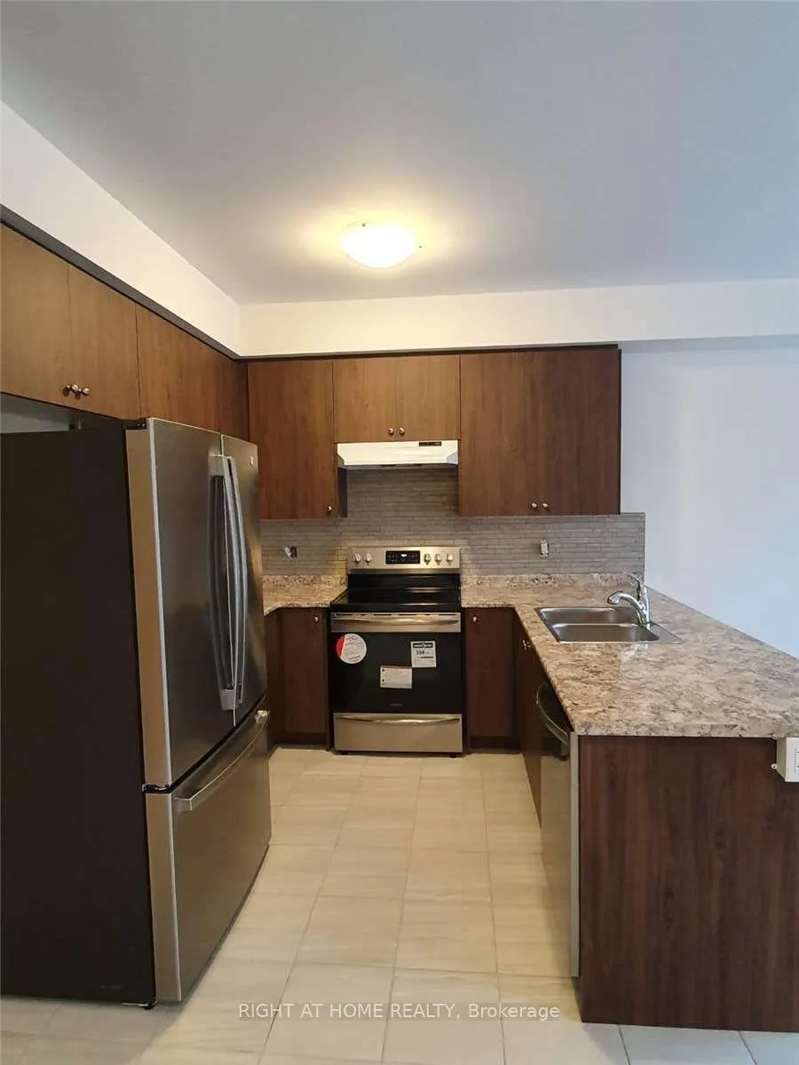 Photo 2 of 2280 Grainger Loop, Innisfil, Alcona — HOMEH