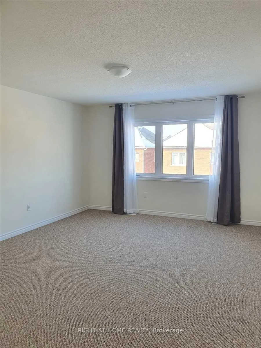 Photo 10 of 2280 Grainger Loop, Innisfil, Alcona — HOMEH
