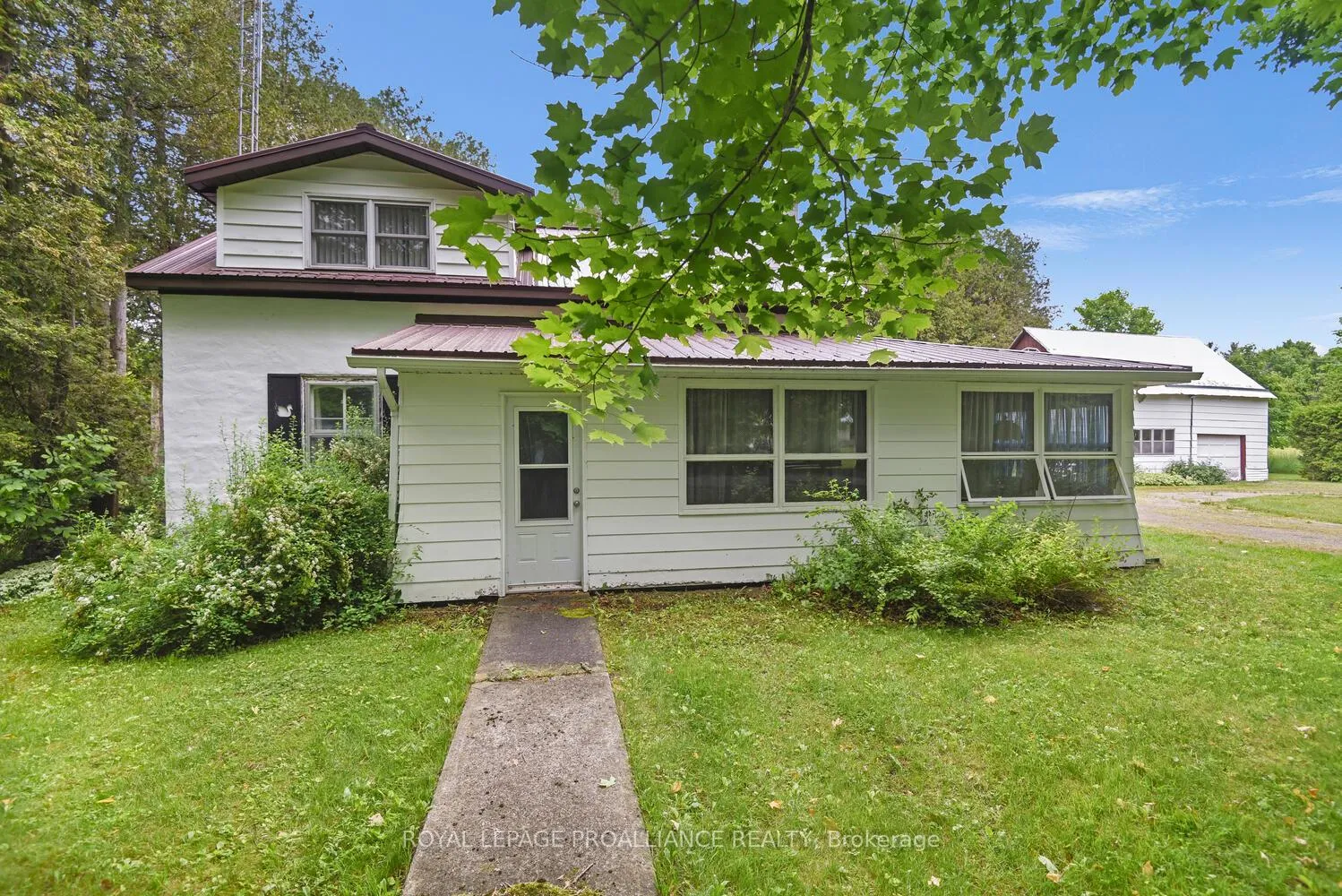 Photo 2 of 3646 Maple Avenue, Augusta, Augusta Twp — HOMEH