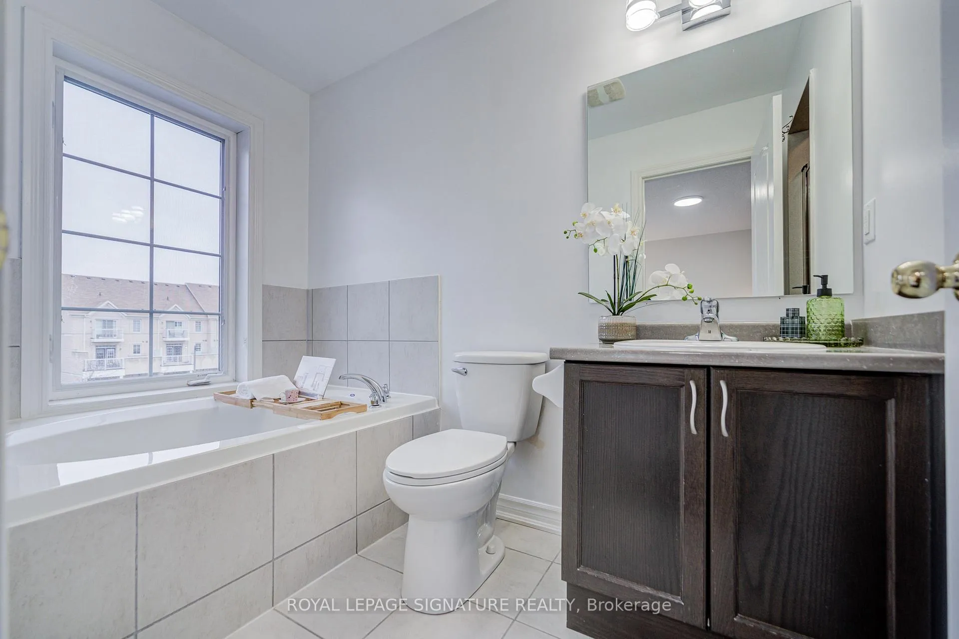 Photo 44 of 86 Donald Buttress Boulevard W, Markham, Cathedraltown — HOMEH