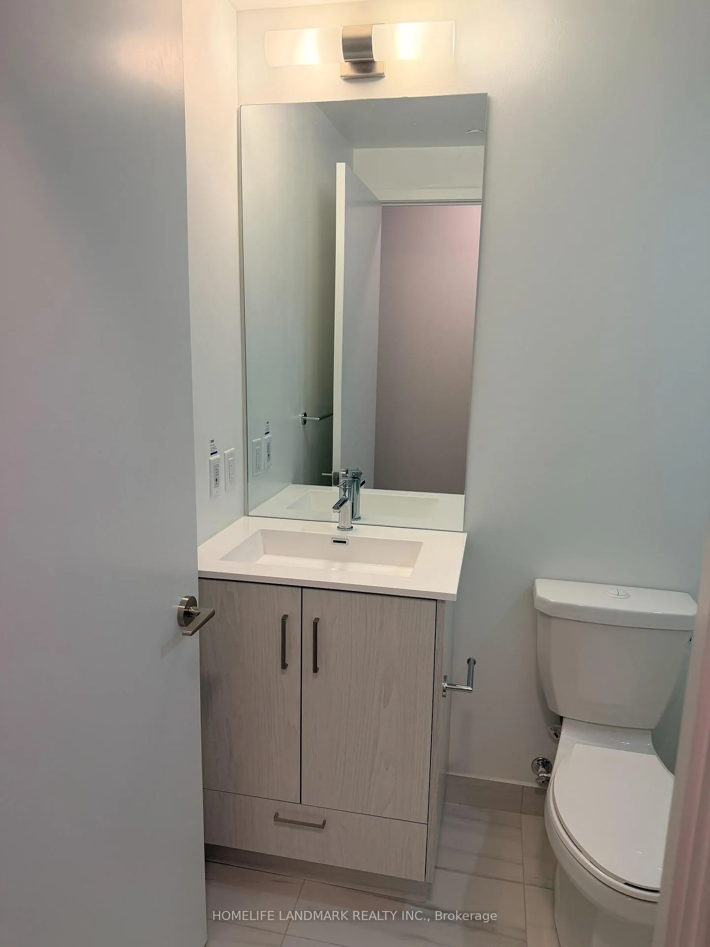 Photo 3 of Unit 3208, 180 Front Street E, Toronto, Moss Park — HOMEH