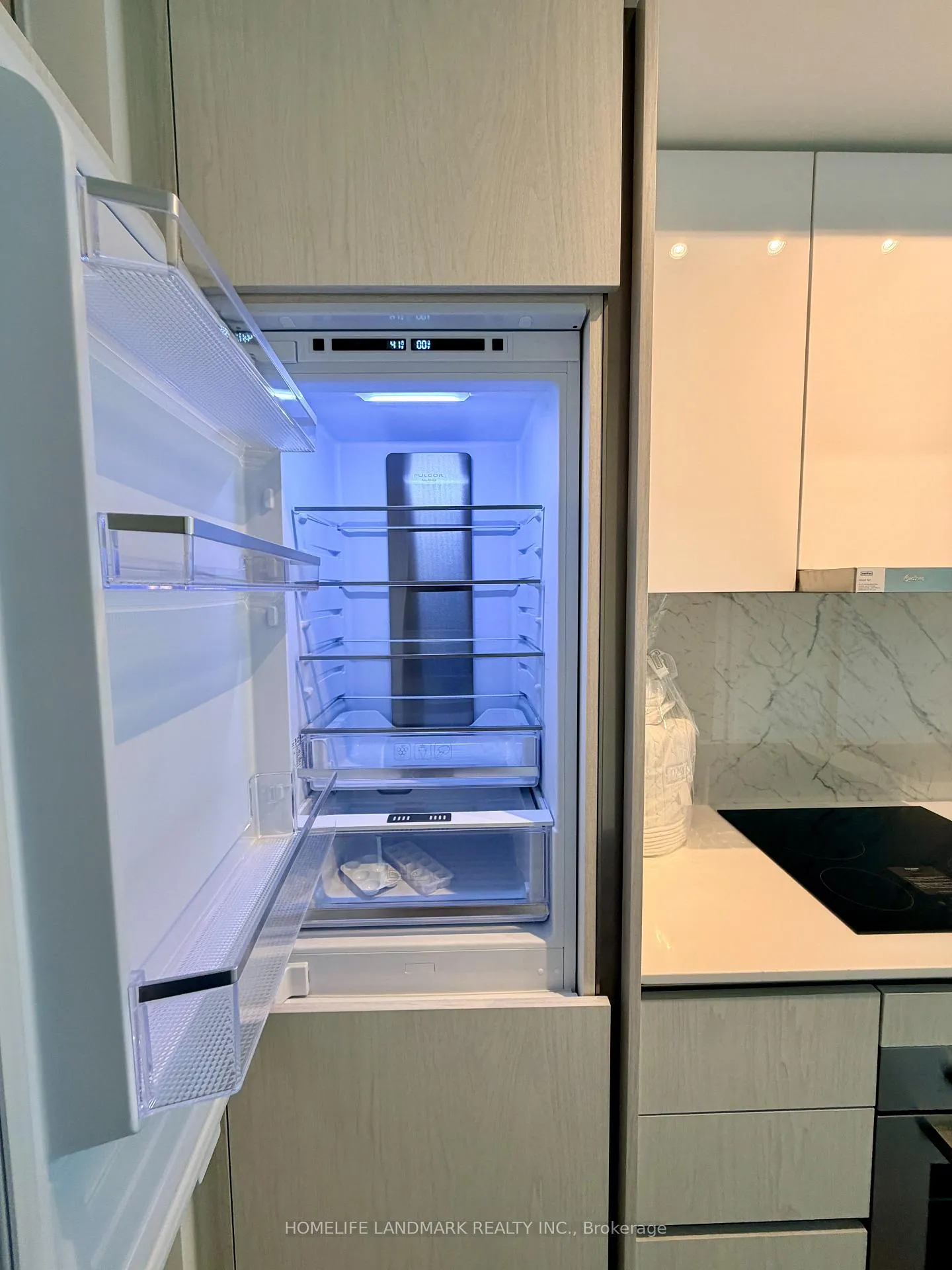 Photo 4 of Unit 3208, 180 Front Street E, Toronto, Moss Park — HOMEH