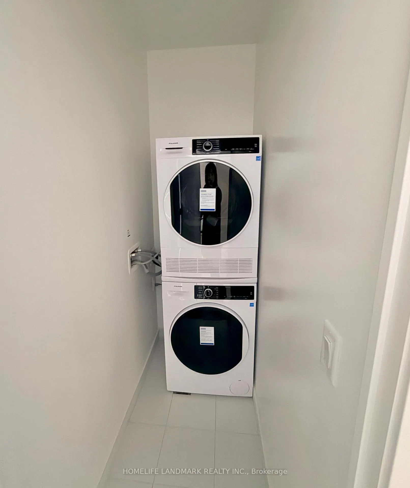 Photo 8 of Unit 3208, 180 Front Street E, Toronto, Moss Park — HOMEH