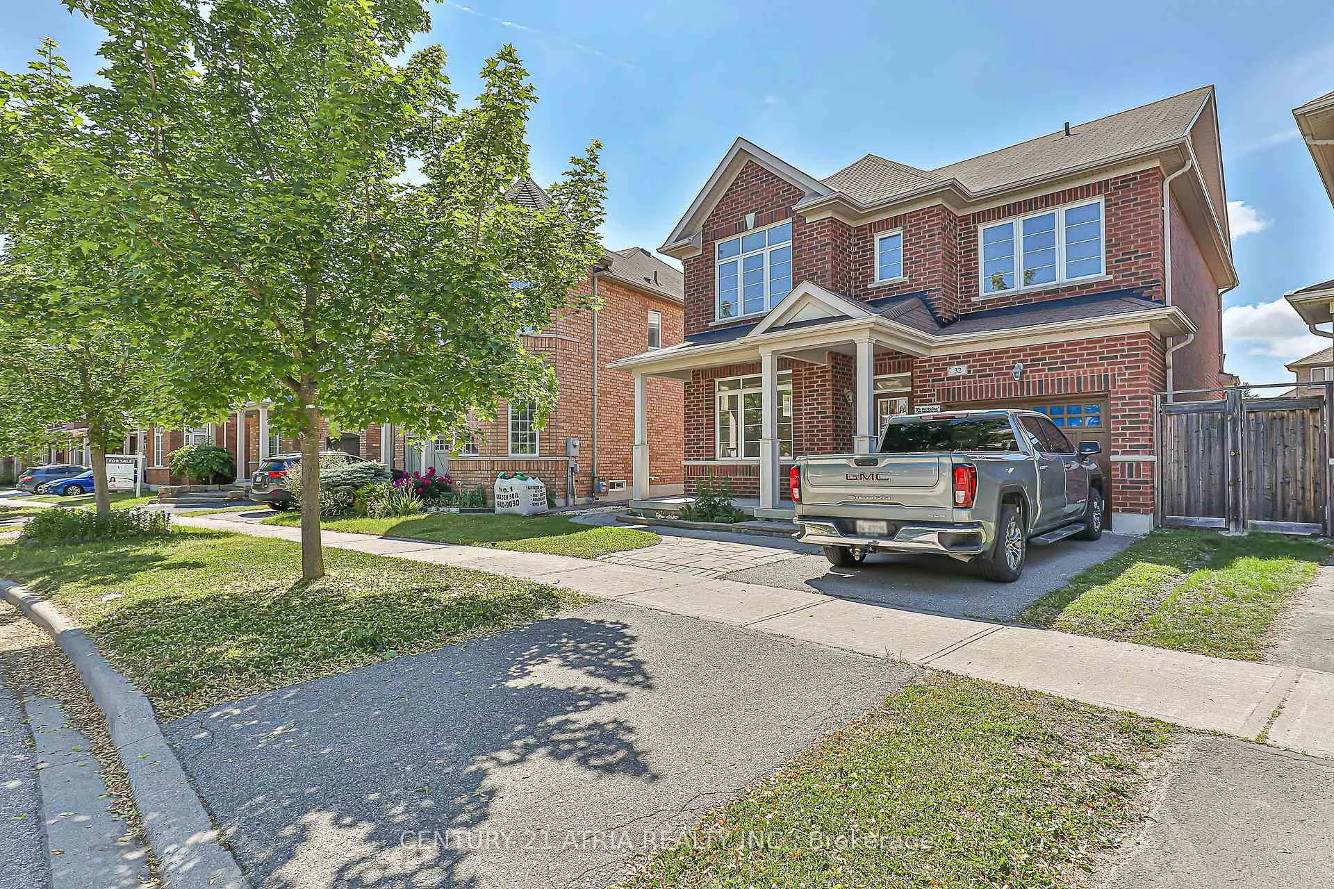 Photo 2 of 32 Silkgrove Terrace, Markham, Wismer — HOMEH