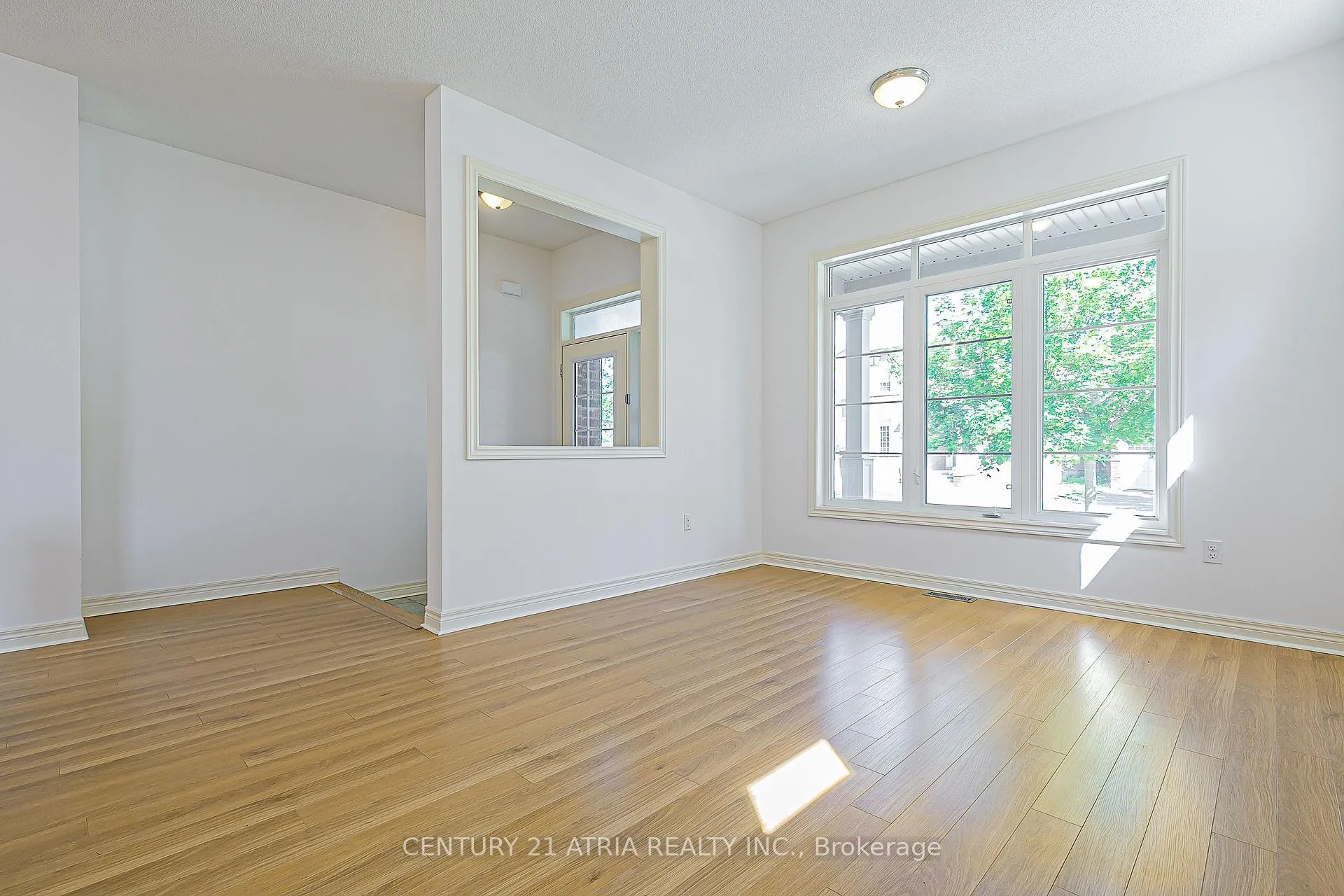 Photo 5 of 32 Silkgrove Terrace, Markham, Wismer — HOMEH