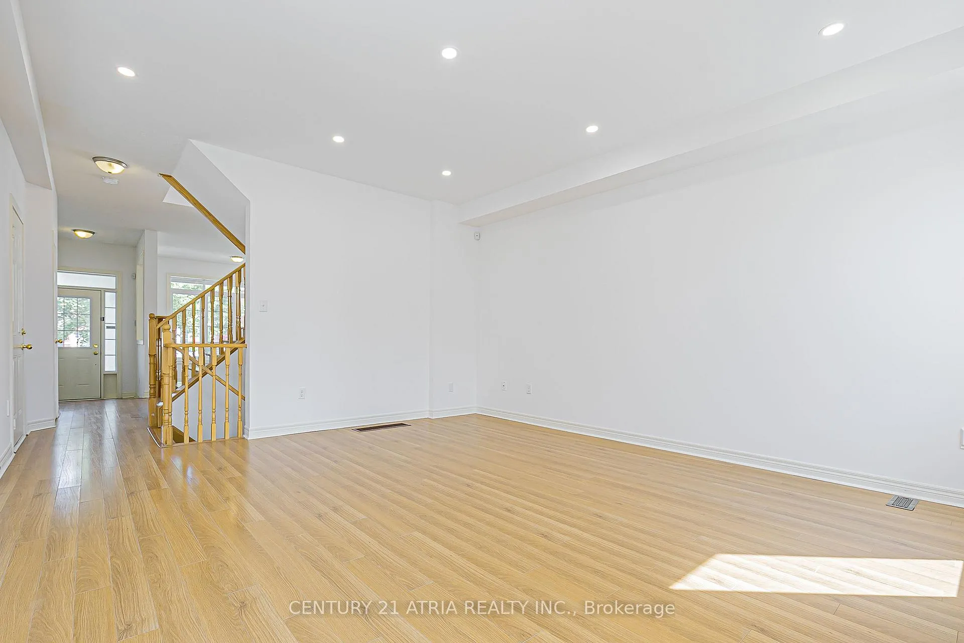Photo 9 of 32 Silkgrove Terrace, Markham, Wismer — HOMEH