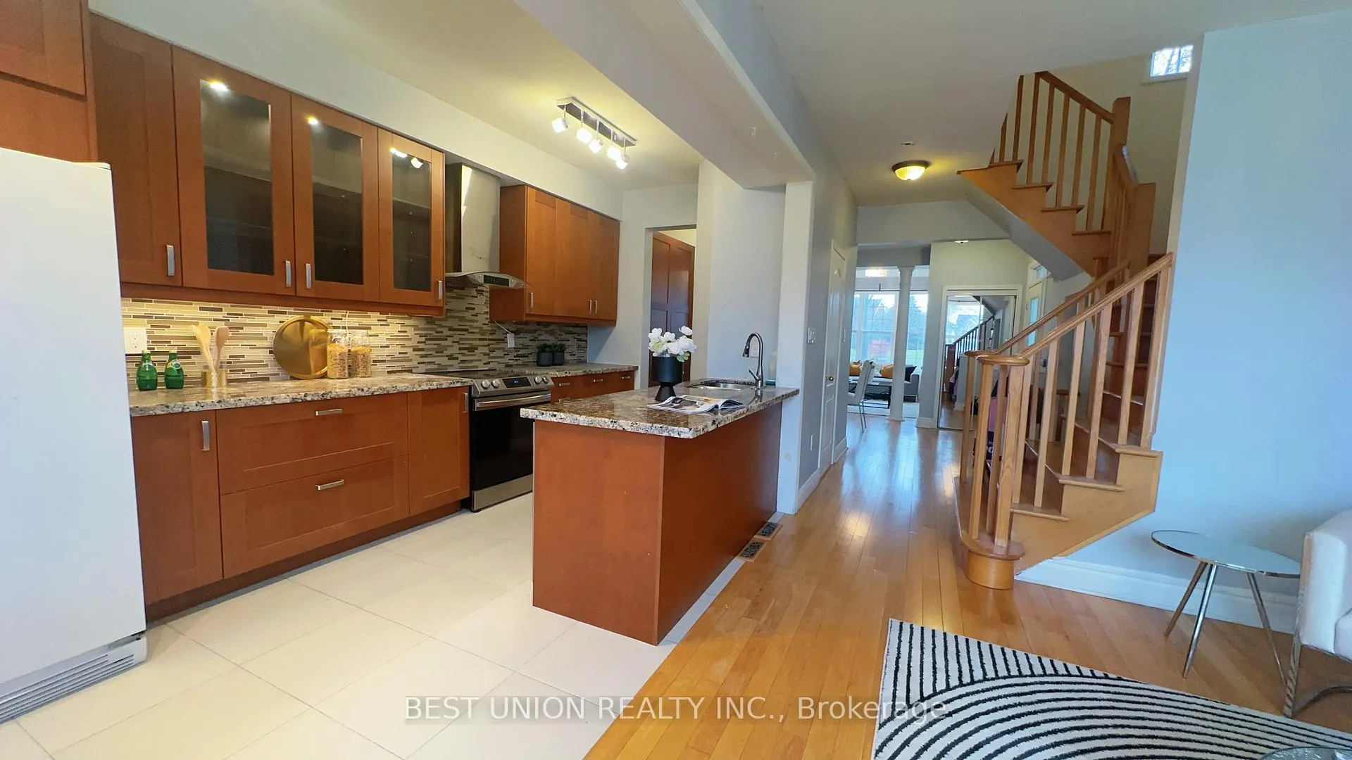 Photo 8 of 320 Country Glen Road, Markham, Cornell — HOMEH