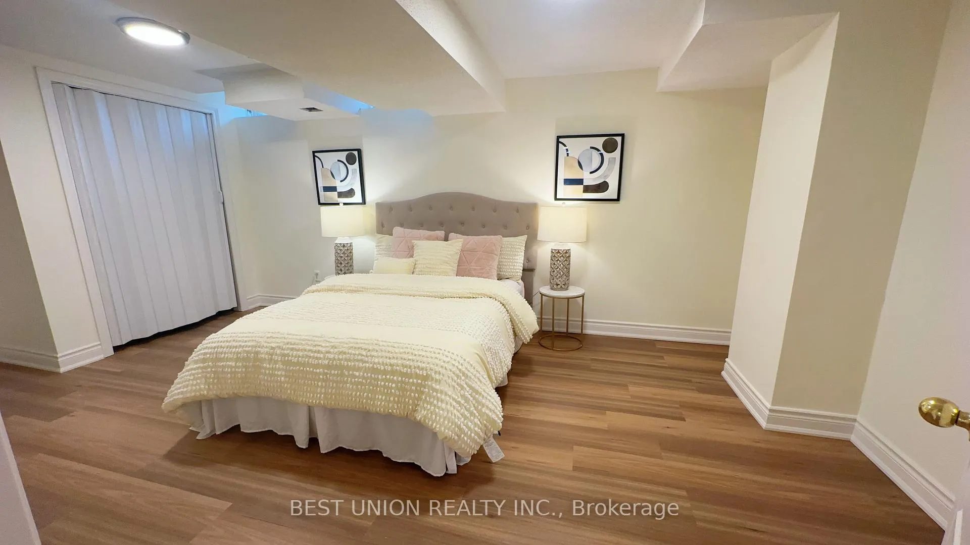 Photo 18 of 320 Country Glen Road, Markham, Cornell — HOMEH