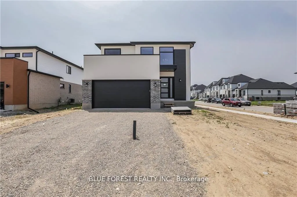 Photo 1 of 29 Poole Crescent, Middlesex Centre, Komoka — HOMEH