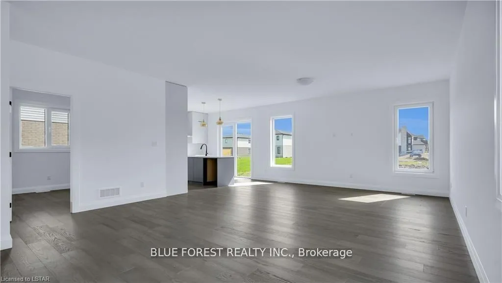 Photo 10 of 29 Poole Crescent, Middlesex Centre, Komoka — HOMEH