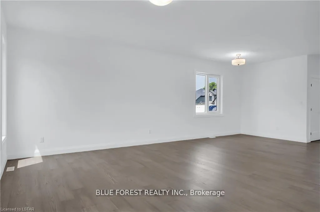 Photo 11 of 29 Poole Crescent, Middlesex Centre, Komoka — HOMEH
