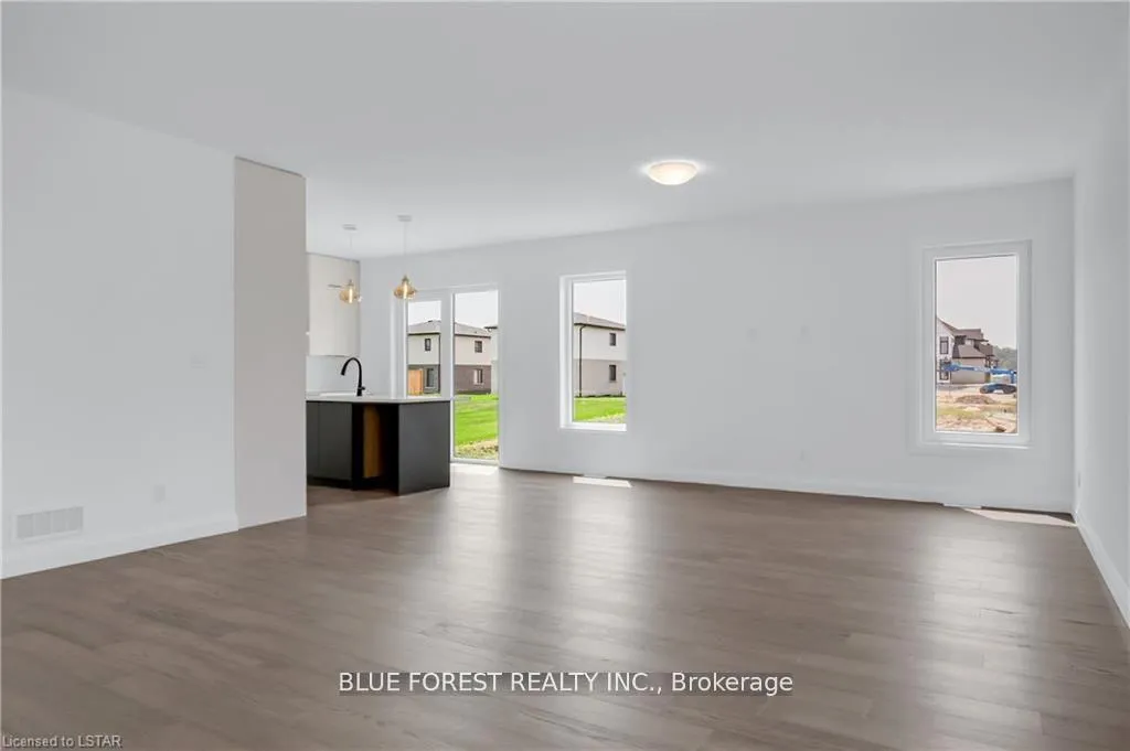 Photo 13 of 29 Poole Crescent, Middlesex Centre, Komoka — HOMEH