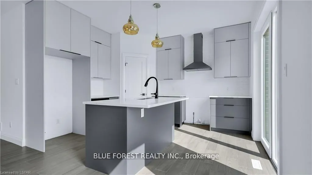 Photo 14 of 29 Poole Crescent, Middlesex Centre, Komoka — HOMEH