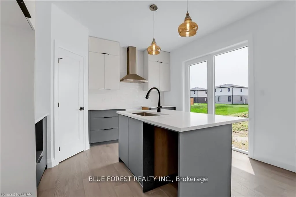 Photo 17 of 29 Poole Crescent, Middlesex Centre, Komoka — HOMEH