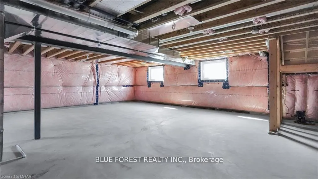 Photo 41 of 29 Poole Crescent, Middlesex Centre, Komoka — HOMEH