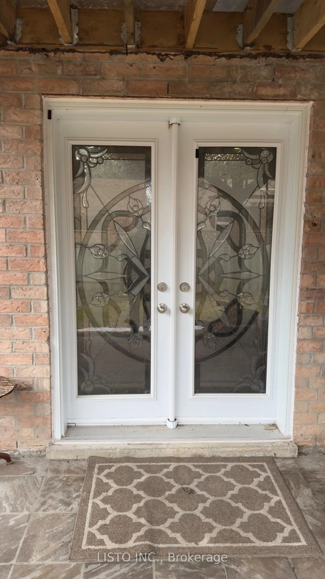 Front of Unit Bsmt, 37 Rotherglen Road N
