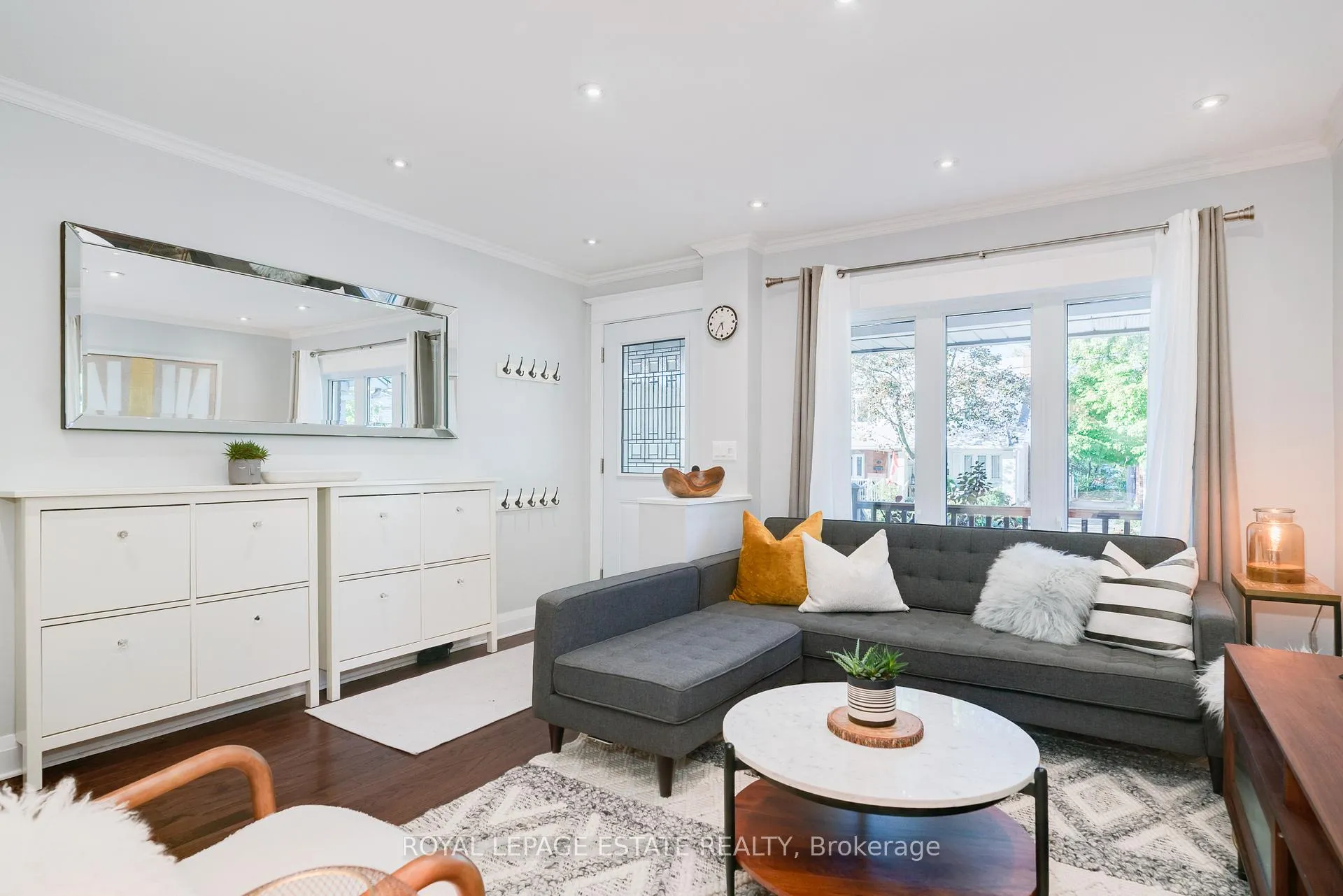 Photo 1 of 331 Scarborough Road, Toronto, East End-Danforth — HOMEH