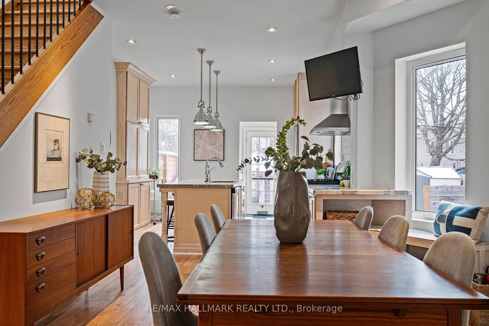 Photo 8 of 17 Mountnoel Avenue, Toronto, Greenwood-Coxwell — HOMEH