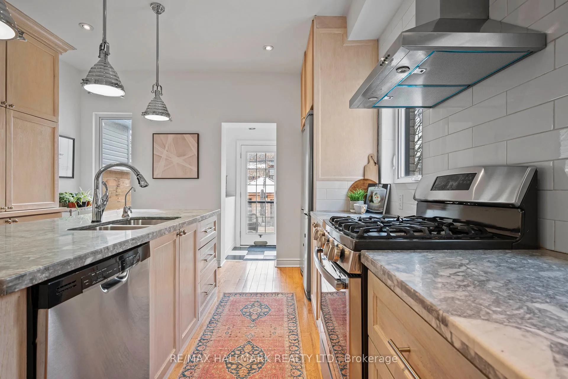Photo 11 of 17 Mountnoel Avenue, Toronto, Greenwood-Coxwell — HOMEH