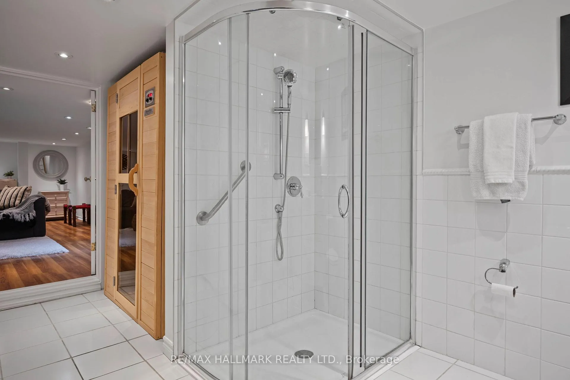 Photo 33 of 17 Mountnoel Avenue, Toronto, Greenwood-Coxwell — HOMEH