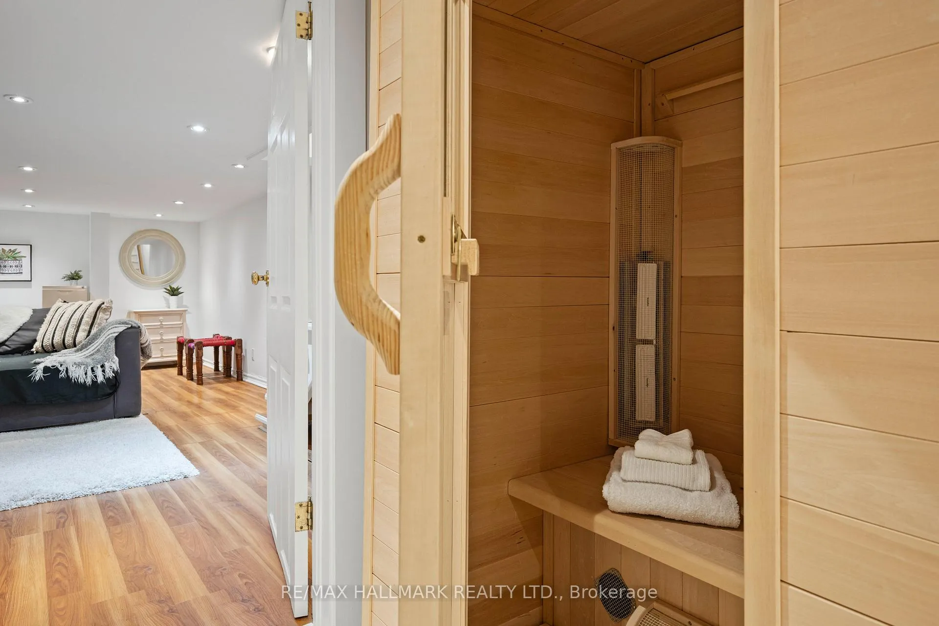 Photo 37 of 17 Mountnoel Avenue, Toronto, Greenwood-Coxwell — HOMEH