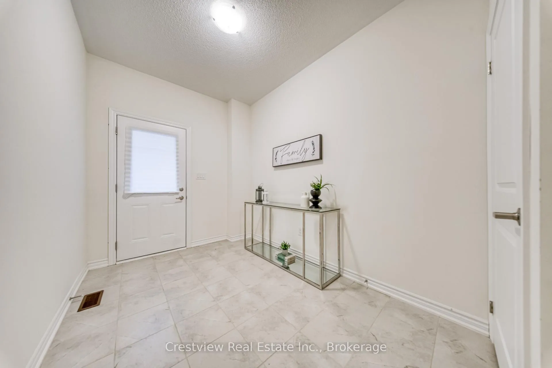 Photo 2 of 81 Massachusetts Lane, Markham, Wismer — HOMEH