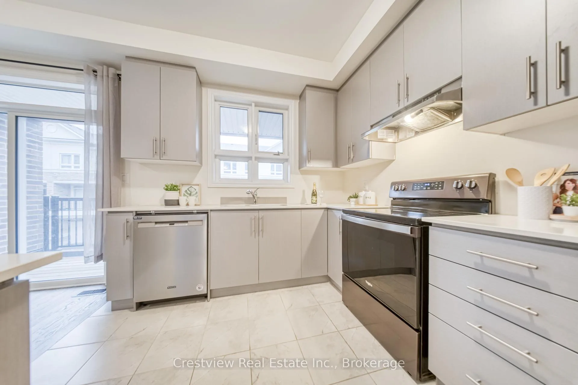 Photo 13 of 81 Massachusetts Lane, Markham, Wismer — HOMEH