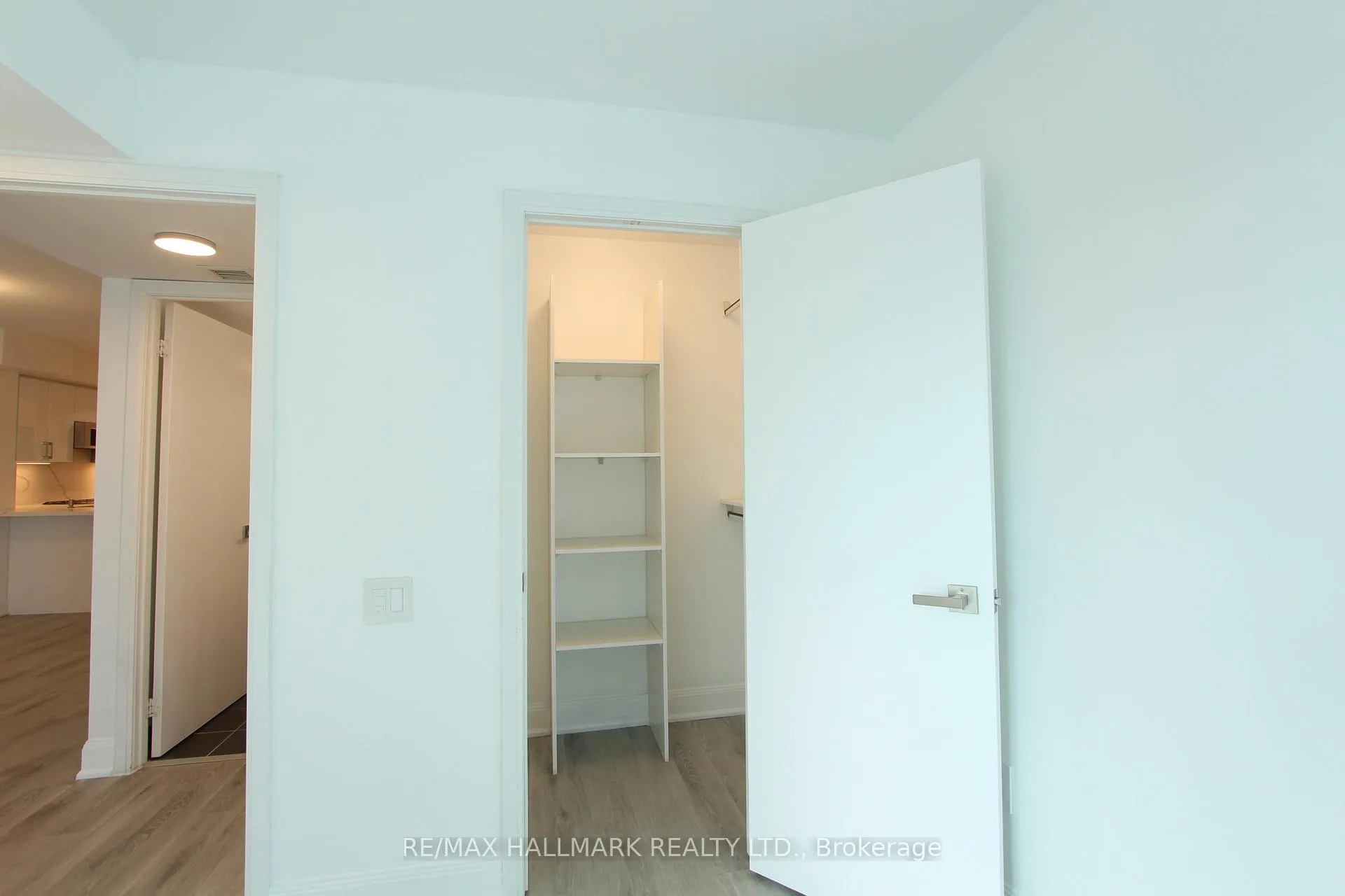 Photo 11 of Unit 2803, 2181 Yonge Street, Toronto, Mount Pleasant West — HOMEH
