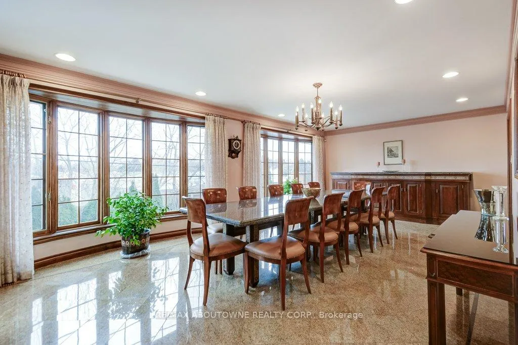 Photo 4 of 17 Duffield Road, Etobicoke, Willowridge-Martingrove-Richview — HOMEH